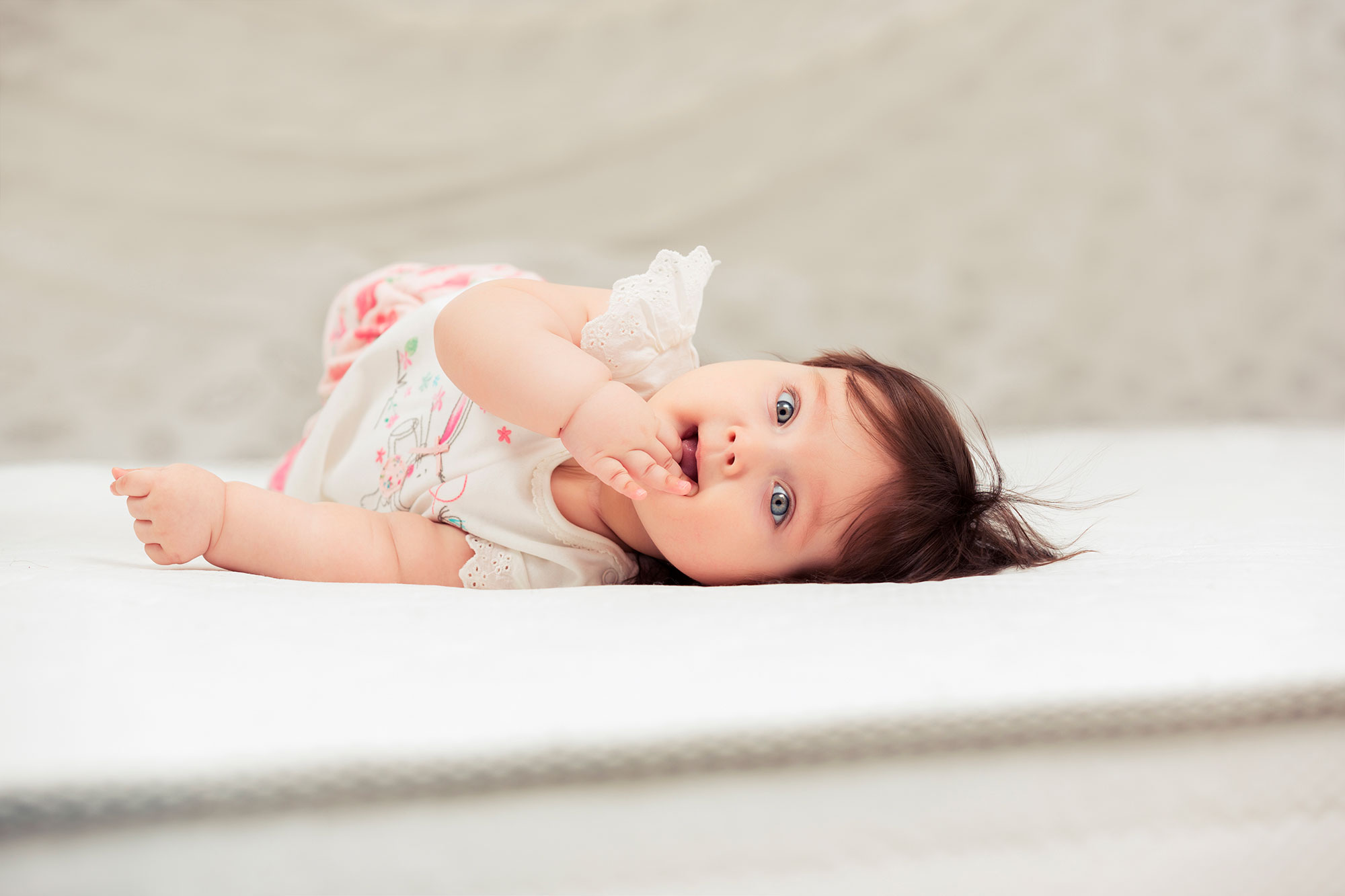 Что должен уметь ребенок в 6 месяцев