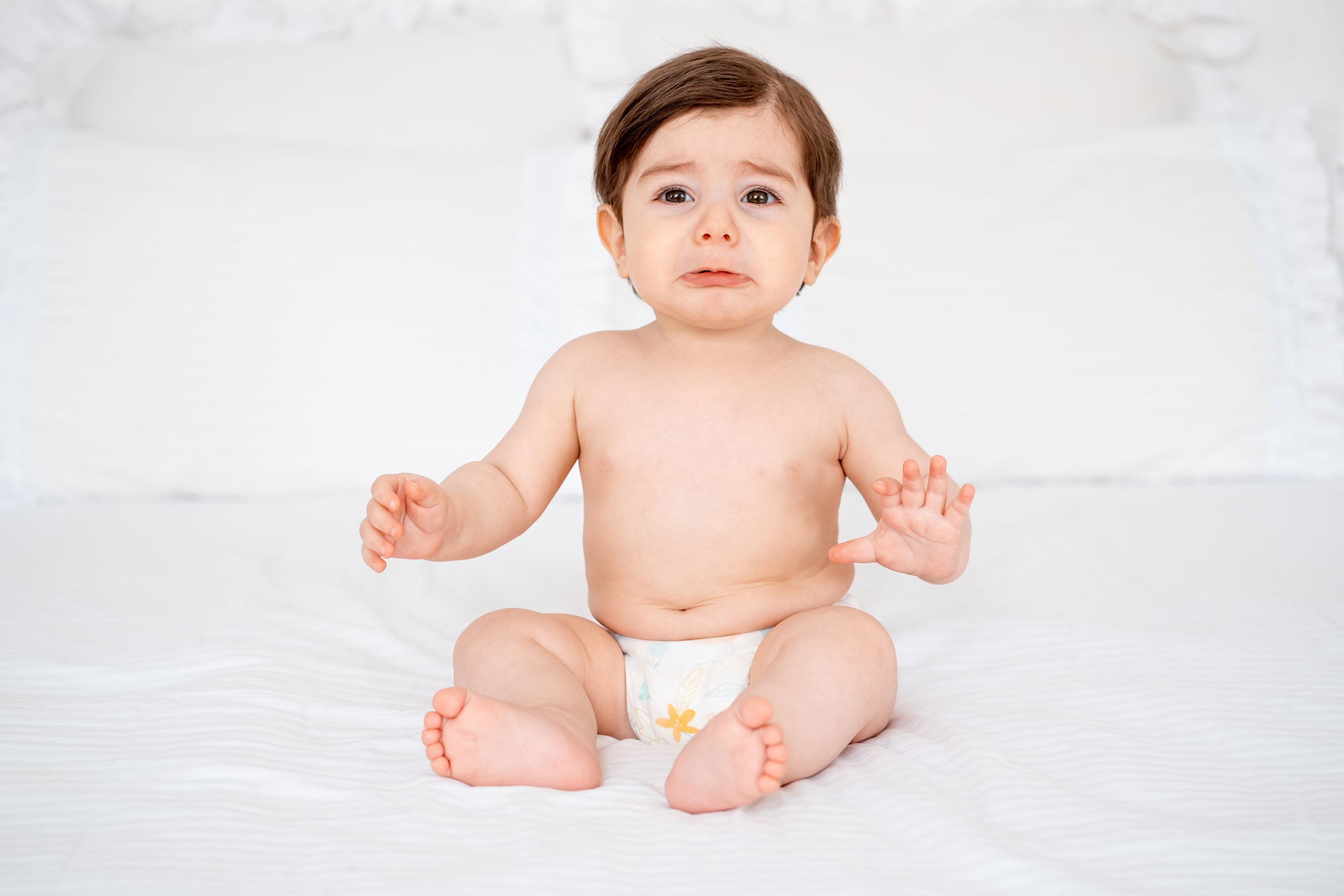 Почему плачет ребенок и как его успокоить