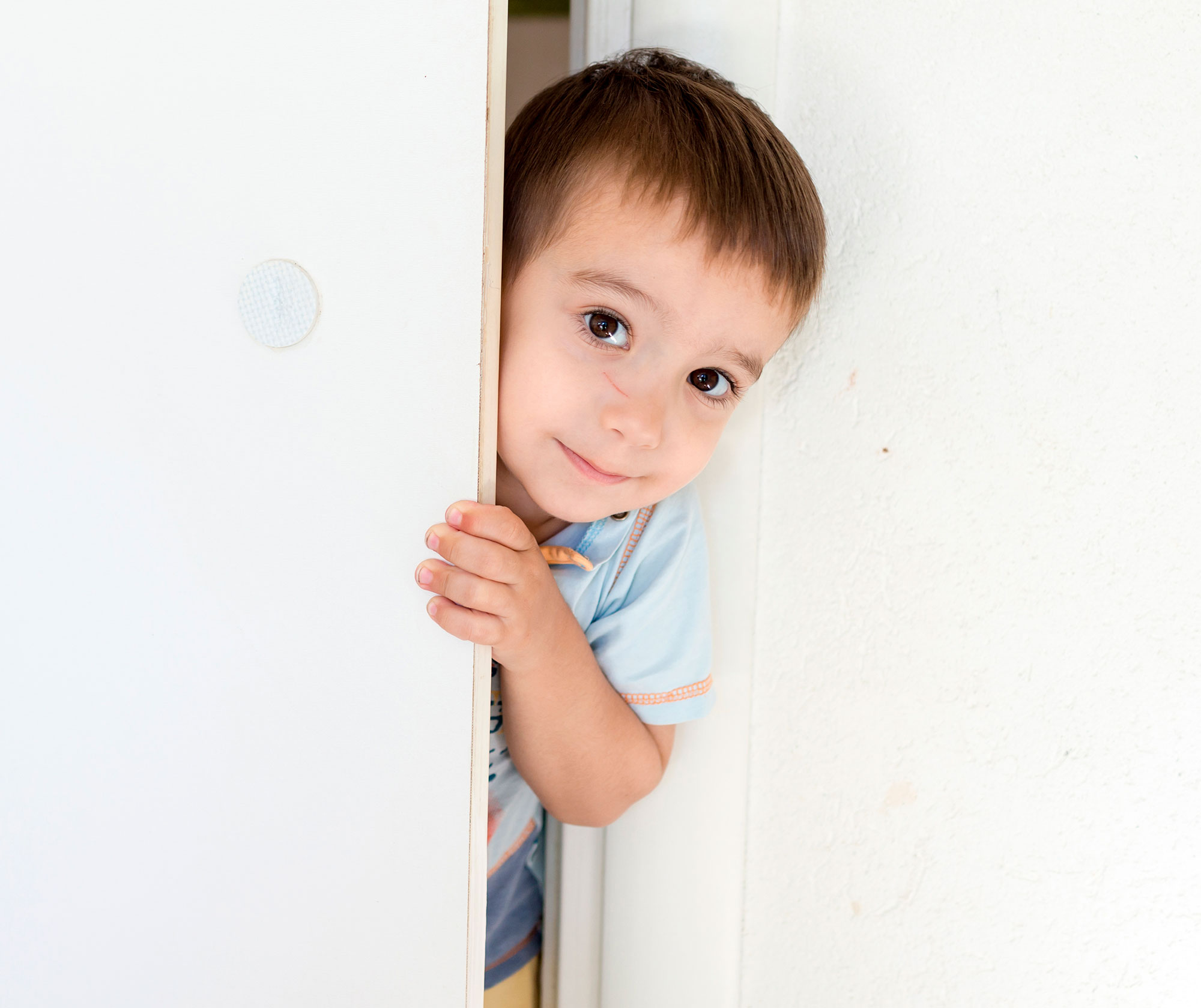 Почему ребенок врет и как правильно реагировать